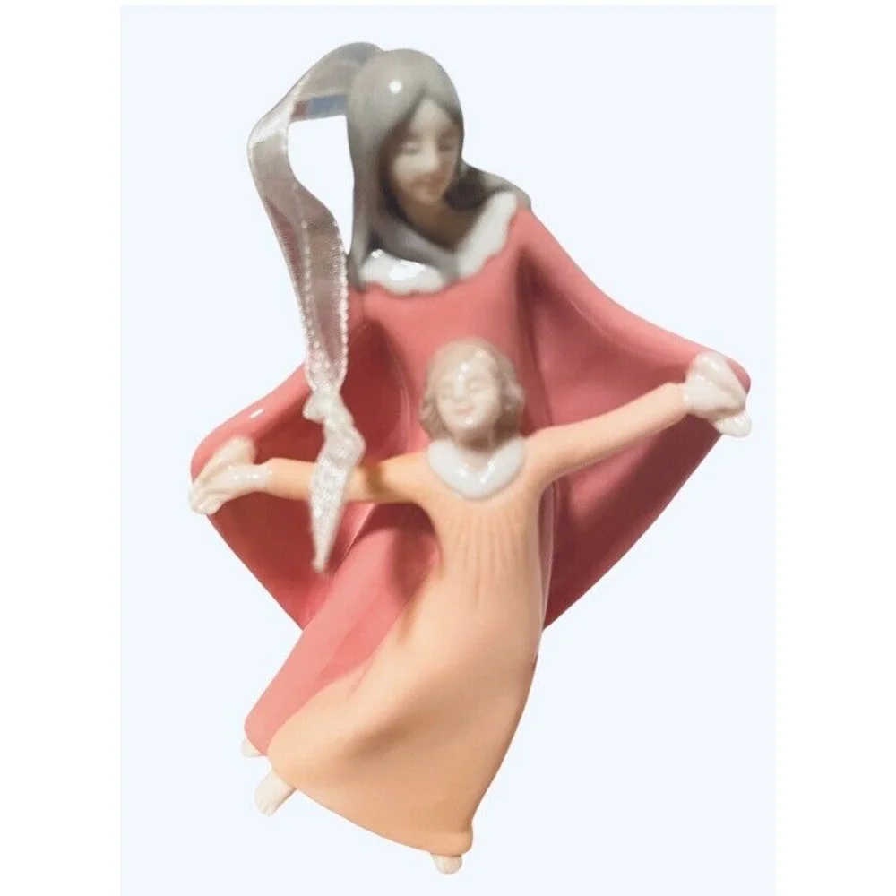 Hallmark Ornament Mother child Daughter 2004 An Angel's Touch Pe-owned VTG 2004